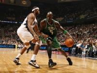 FB体育官方网站-当雄鹿遇上广东队，浓眉如何成为跨越大洋的大场面先生