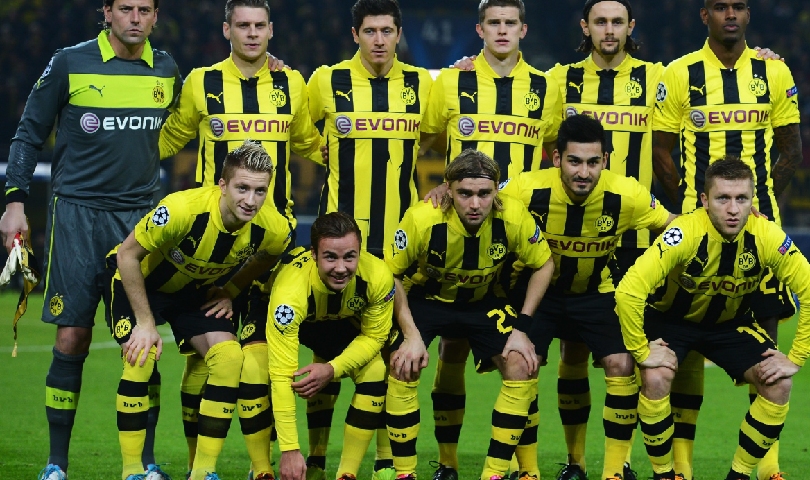 多特蒙德卫冕成功稳居积分榜榜首的简单介绍