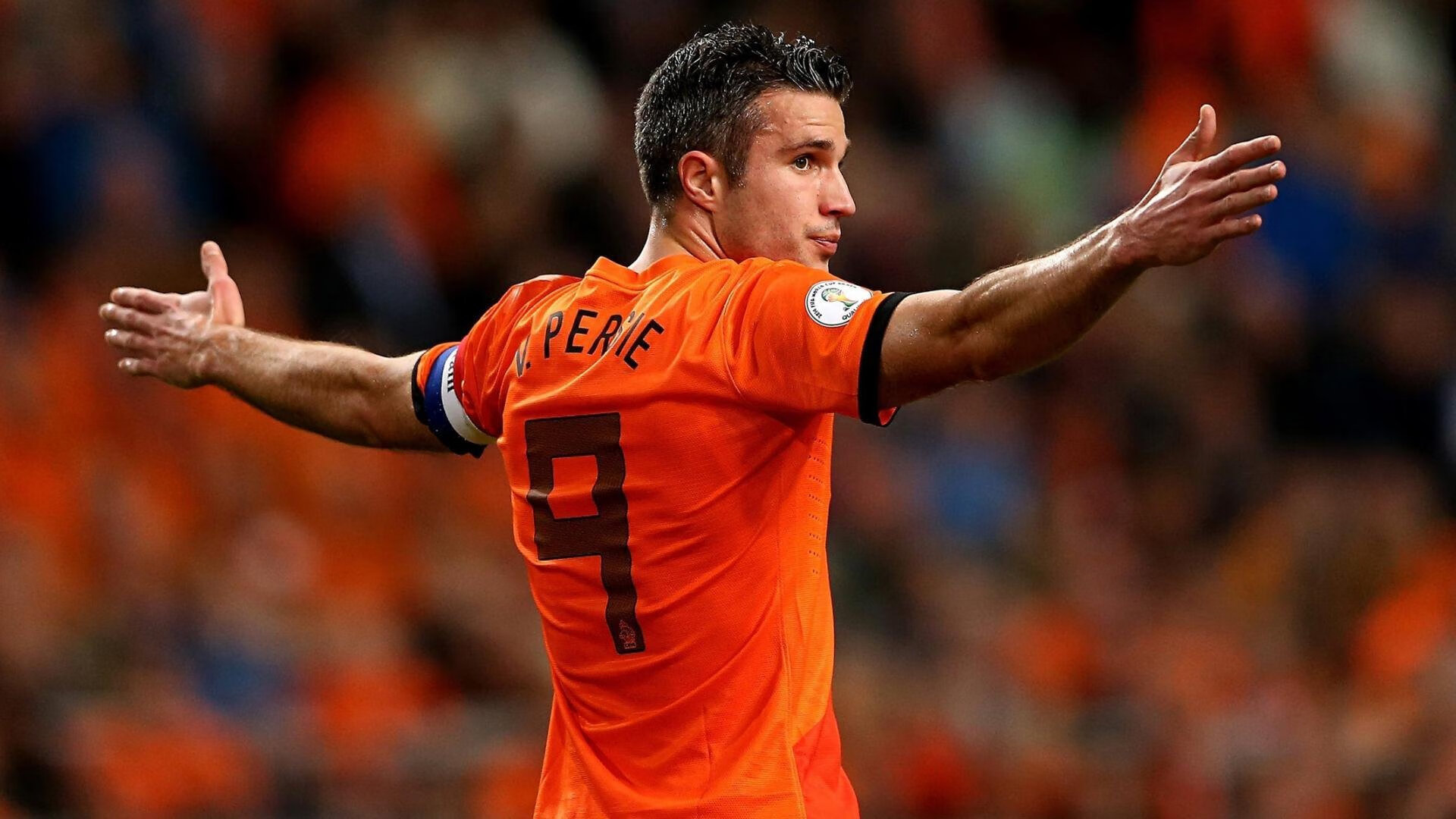 赛道与绿茵的共振，当F1街道赛遇上塞内加尔的冰岛奇迹